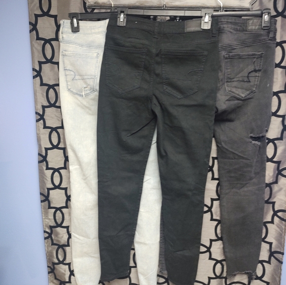 Three Pairs Size 4 Stretch Hi Rise Jegging American Eagle Distressed Jeans! - Picture 8 of 13